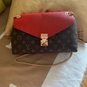 ✨Louis Vuitton hand bag✨